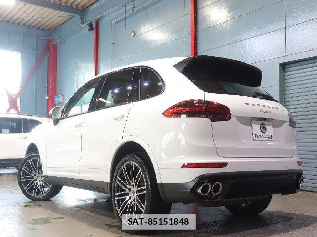 Porsche CAYENNE 2018-01 7878771-21