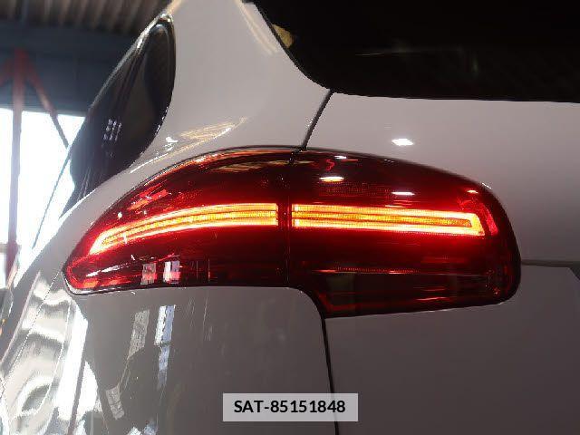 Porsche CAYENNE 2018-01 7878771-24