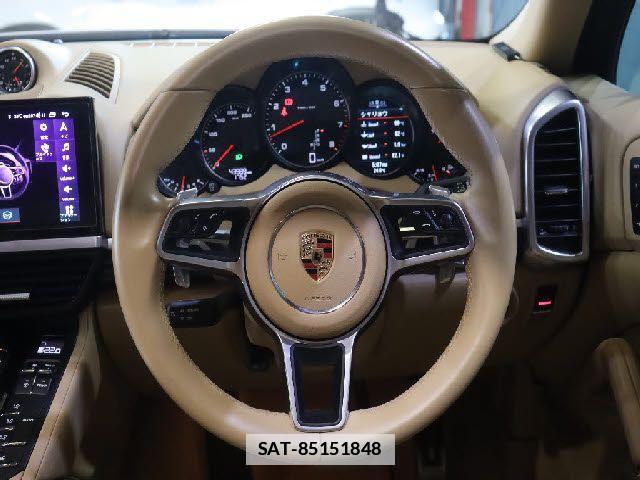 Porsche CAYENNE 2018-01 7878771-26