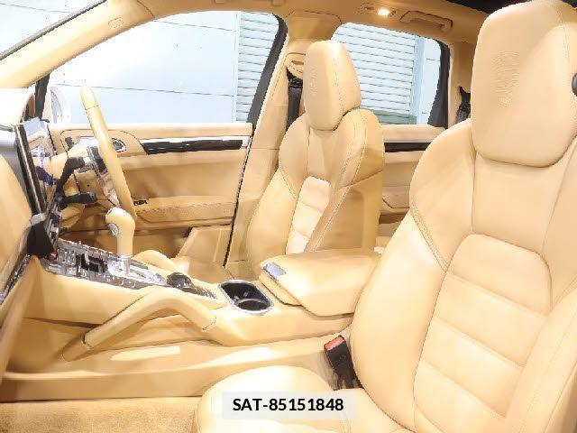 Porsche CAYENNE 2018-01 7878771-28