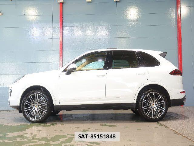 Porsche CAYENNE 2018-01 7878771-2