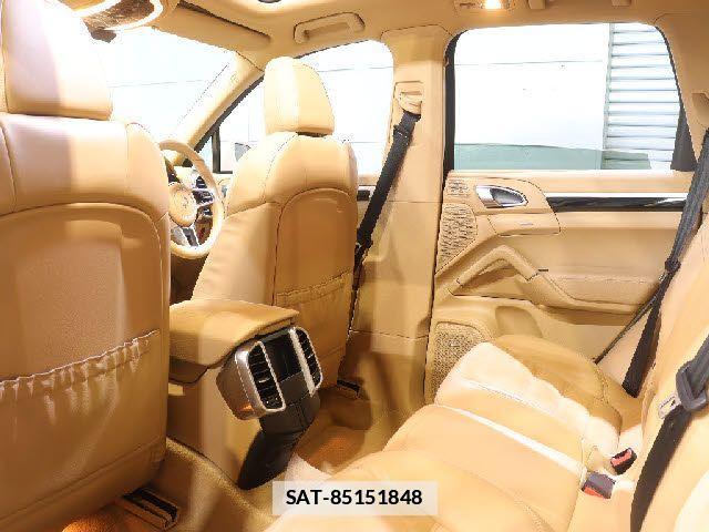 Porsche CAYENNE 2018-01 7878771-29
