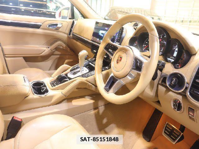 Porsche CAYENNE 2018-01 7878771-6
