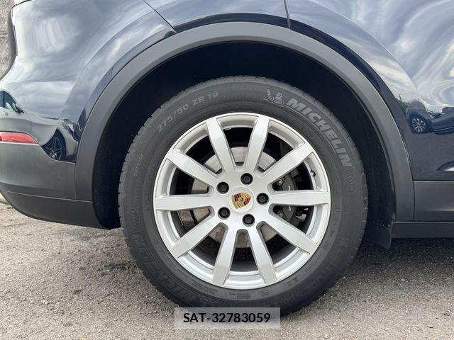 Porsche CAYENNE 2018-12 7878772-11