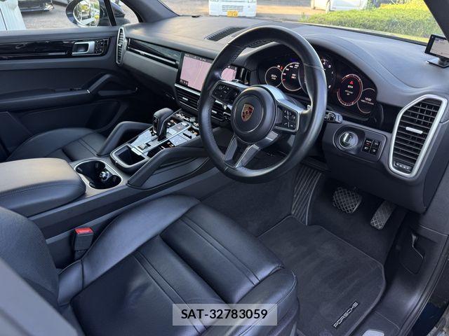 Porsche CAYENNE 2018-12 7878772-14