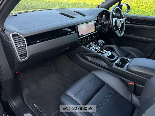 Porsche CAYENNE 2018-12 7878772-15