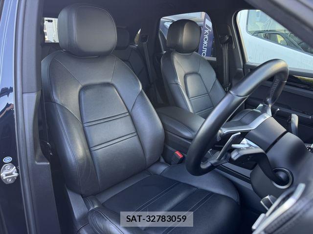 Porsche CAYENNE 2018-12 7878772-16