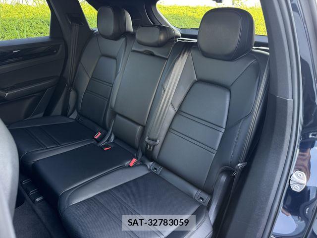 Porsche CAYENNE 2018-12 7878772-20