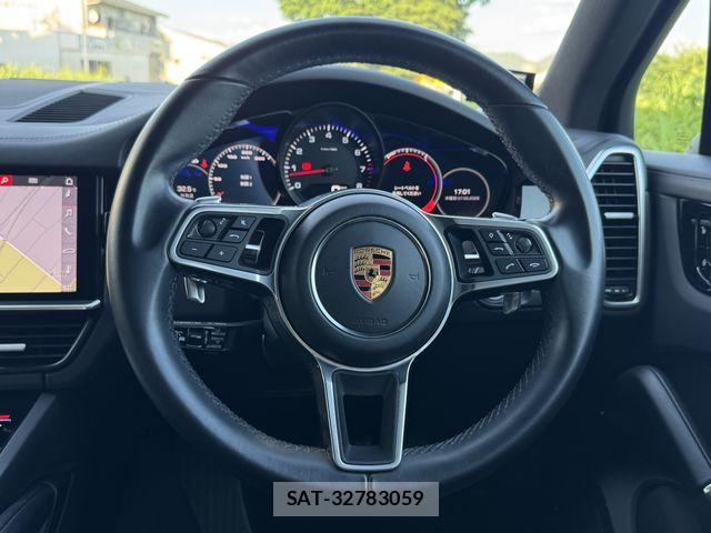 Porsche CAYENNE 2018-12 7878772-22