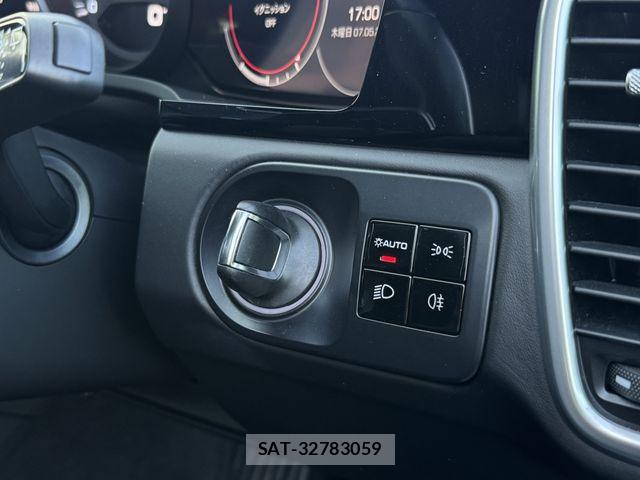 Porsche CAYENNE 2018-12 7878772-24
