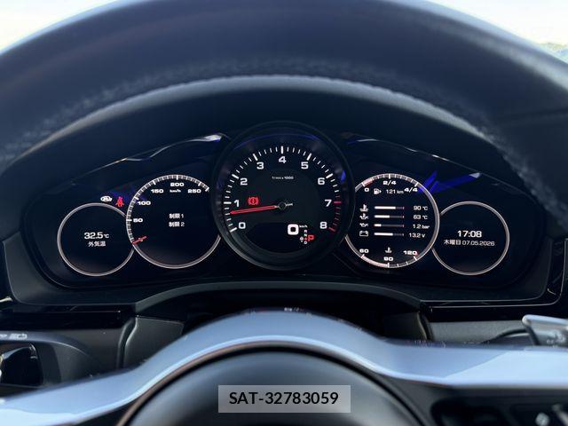 Porsche CAYENNE 2018-12 7878772-27