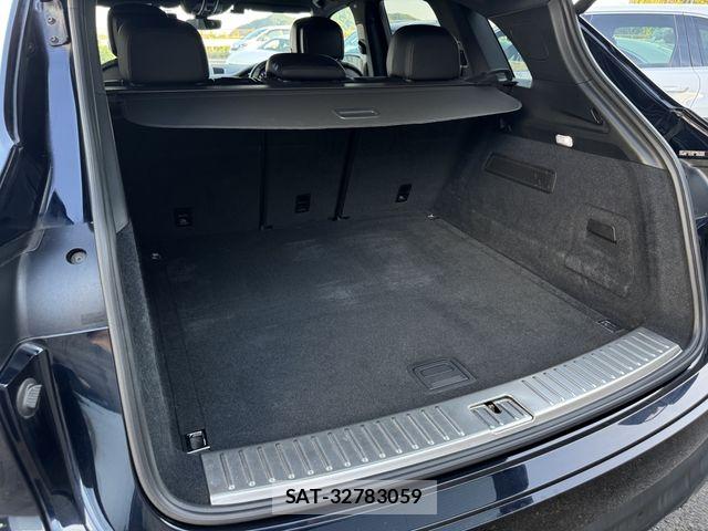 Porsche CAYENNE 2018-12 7878772-28
