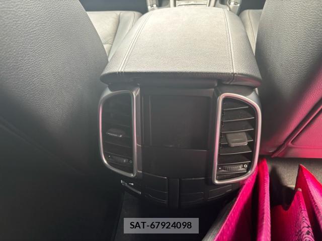 Porsche CAYENNE 2011-08 7878779-12