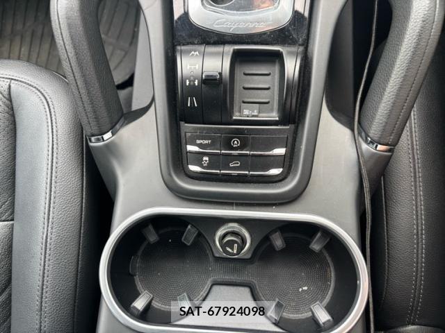Porsche CAYENNE 2011-08 7878779-19