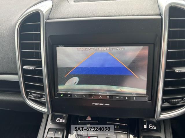 Porsche CAYENNE 2011-08 7878779-22
