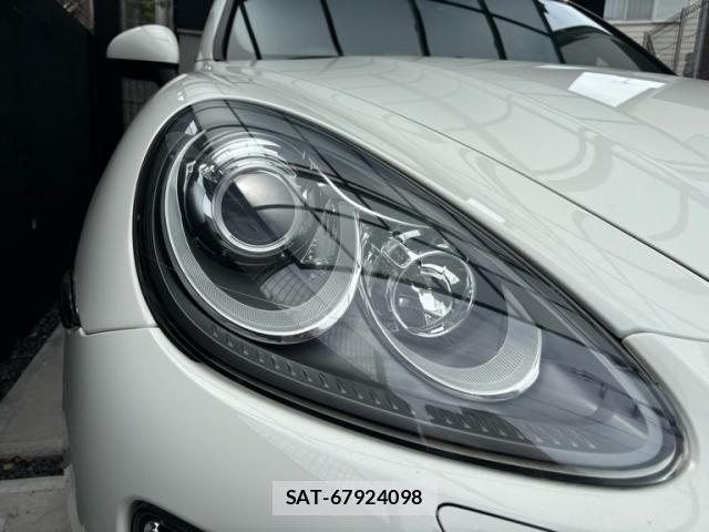 Porsche CAYENNE 2011-08 7878779-2