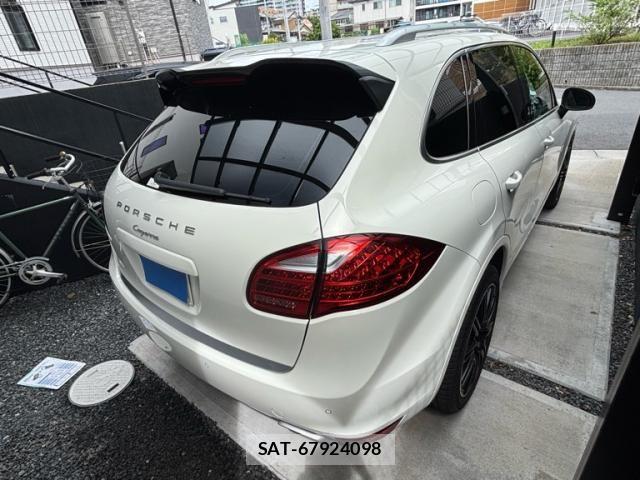 Porsche CAYENNE 2011-08 7878779-4