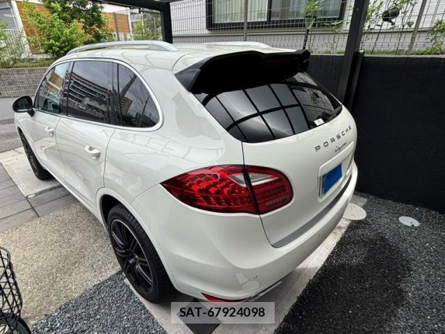 Porsche CAYENNE 2011-08 7878779-5