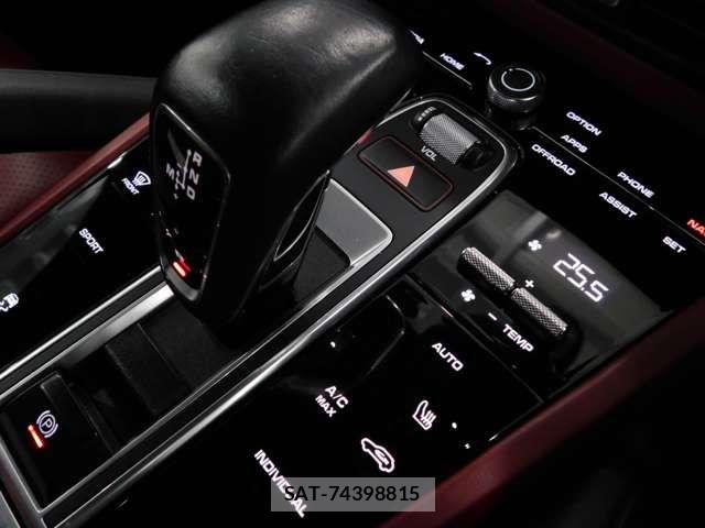 Porsche CAYENNE 2018-09 7963279-13