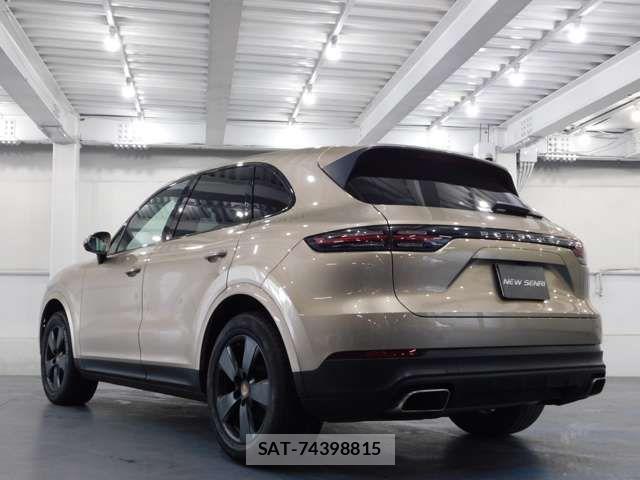 Porsche CAYENNE 2018-09 7963279-1