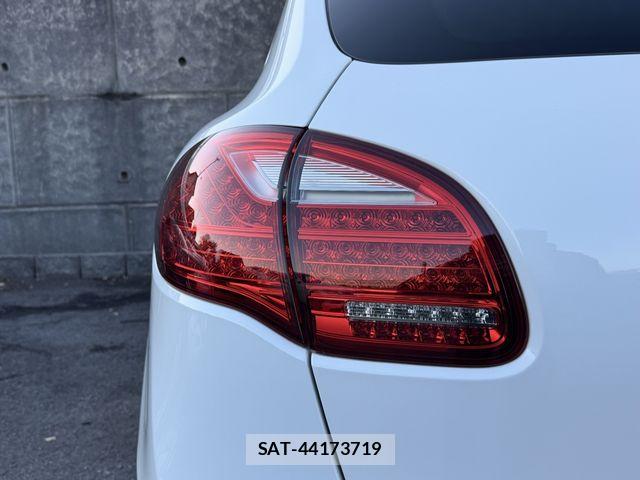 Porsche CAYENNE 2013-09 7963282-11