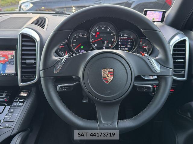 Porsche CAYENNE 2013-09 7963282-16