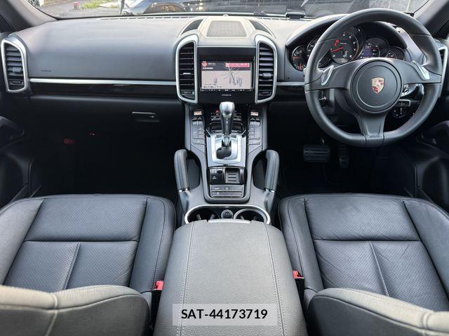 Porsche CAYENNE 2013-09 7963282-17
