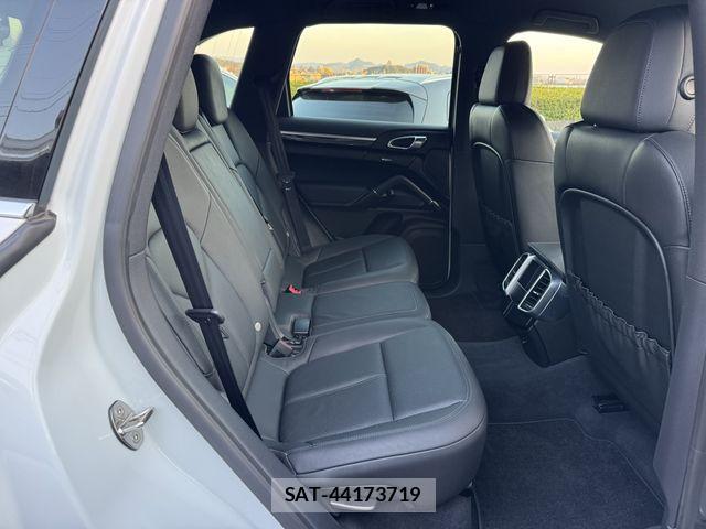 Porsche CAYENNE 2013-09 7963282-20