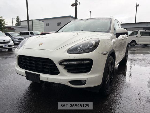 Porsche CAYENNE 2011-05 8075123-0
