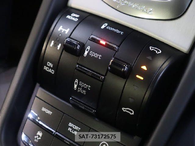 Porsche CAYENNE 2017-07 8101199-14