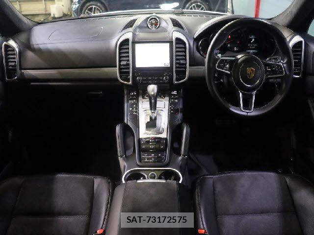 Porsche CAYENNE 2017-07 8101199-1