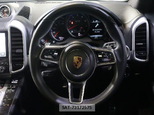 Porsche CAYENNE 2017-07 8101199-26