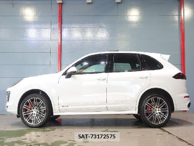 Porsche CAYENNE 2017-07 8101199-2