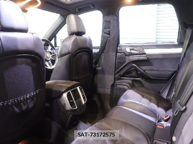Porsche CAYENNE 2017-07 8101199-29