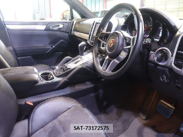 Porsche CAYENNE 2017-07 8101199-6