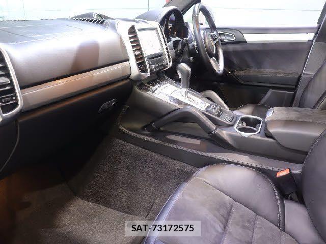 Porsche CAYENNE 2017-07 8101199-7
