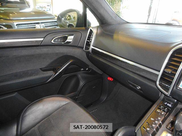 Porsche CAYENNE 2014-03 8101198-16