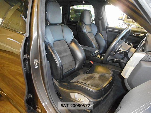 Porsche CAYENNE 2014-03 8101198-21