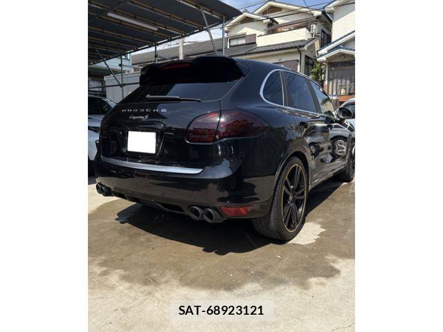 Porsche CAYENNE 2012-07 8209537-2