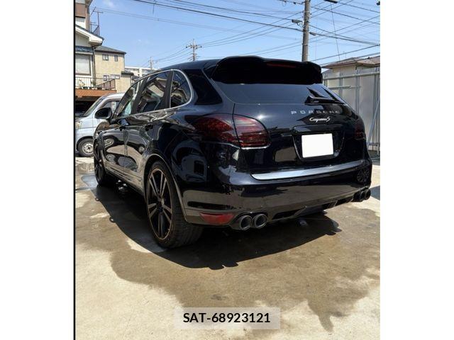 Porsche CAYENNE 2012-07 8209537-3