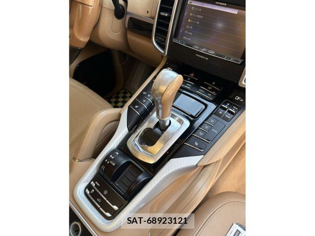 Porsche CAYENNE 2012-07 8209537-4