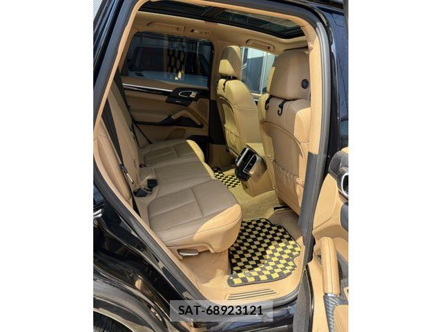 Porsche CAYENNE 2012-07 8209537-6