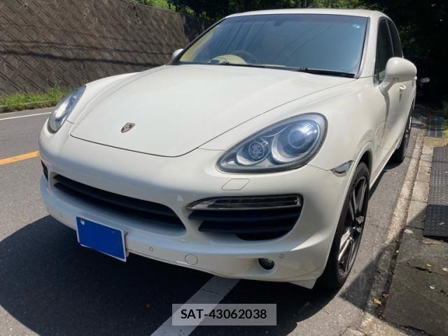 Porsche CAYENNE 2011-03 8231300-1