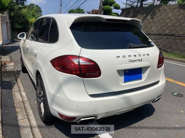Porsche CAYENNE 2011-03 8231300-4