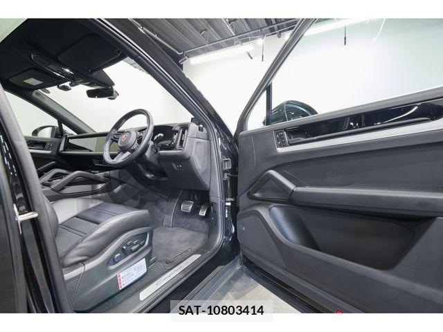 Porsche CAYENNE 2023-12 8316390-10