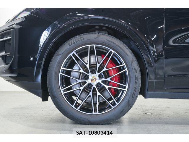 Porsche CAYENNE 2023-12 8316390-6