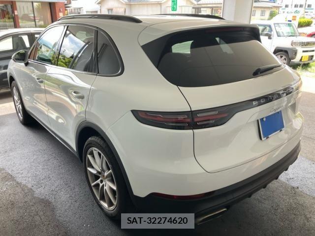 Porsche CAYENNE 2019-06 8337388-9