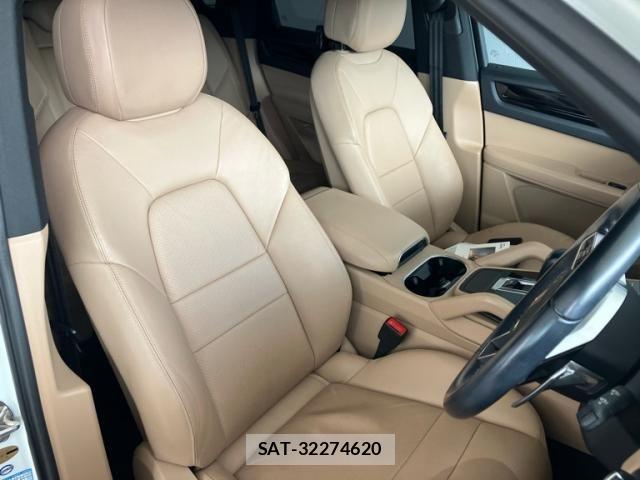 Porsche CAYENNE 2019-06 8337388-12