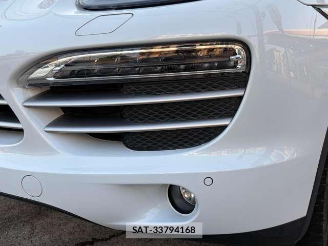 Porsche CAYENNE 2014-07 8368108-12