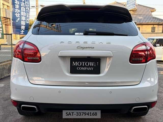 Porsche CAYENNE 2014-07 8368108-13